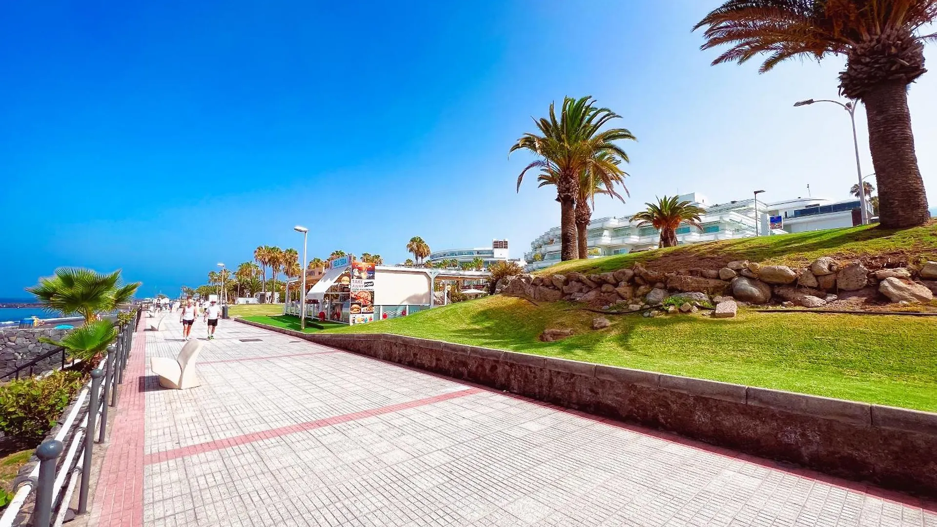 First Line Apartment In El Beril Playa Del Duque Pd1 Адехе